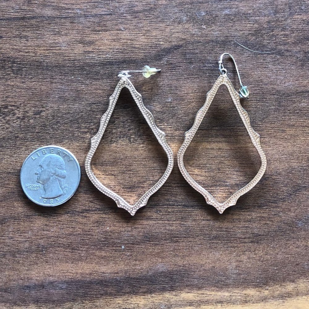 Kendra Scott sophia style gold metal earrings